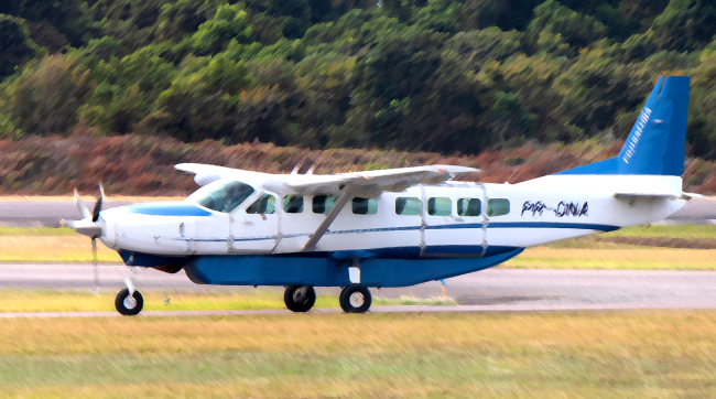 Video Passenger Lands Plane After Pilot Has Medical Emergency