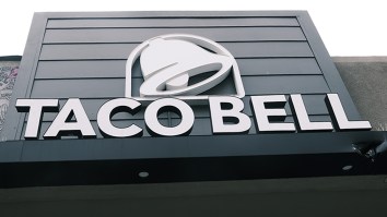 Dolly Parton Will Star In A Musical About Taco Bell’s Mexican Pizza And People Are Very Confused