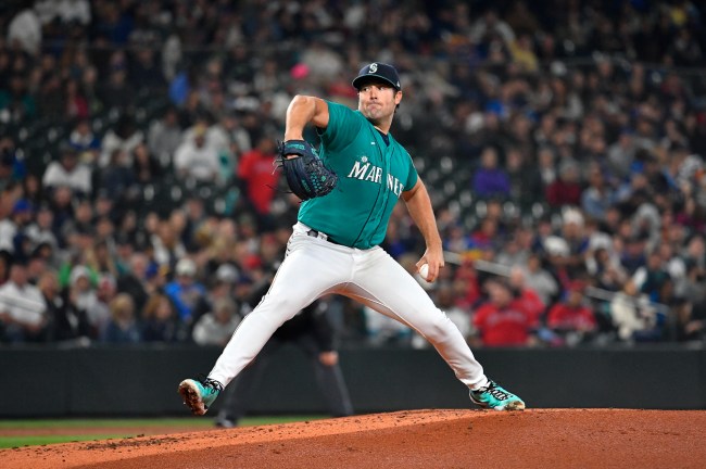 Robbie Ray Loses No-Hit Bid After Blatant Error That Was Ruled A Hit