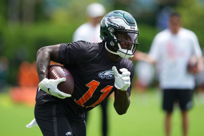aj-brown-reacts-miles-sanders-philadelphia-eagles-all-star-team