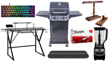 Daily Deals: Computer Desks, Professional Blenders, Sonos Soundbars And More!