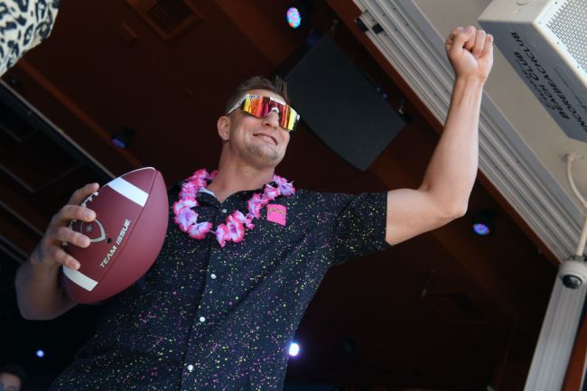 rob-gronkowski-claims-staying-retired-even-if-tom-brady-calls