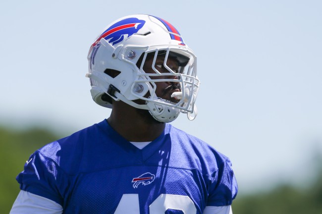 Buffalo Bills LB Von Miller Gets Brutally Honest On The Dorm Lifestyle