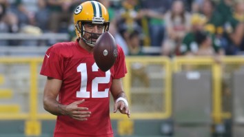 Aaron Rodgers’ New Footwork Is Baffling Elite Quarterback Trainers (Video)