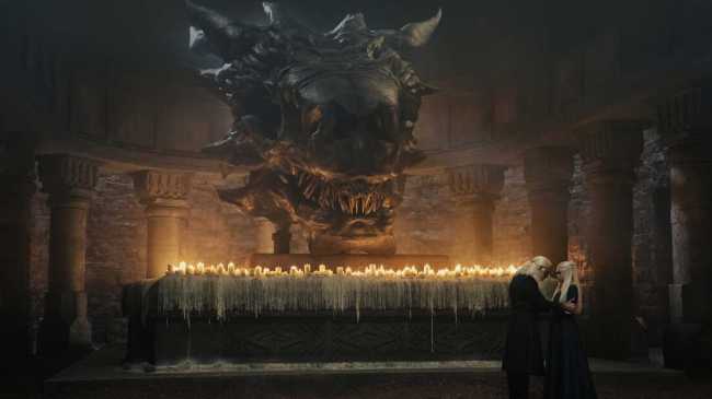 Video: NYC Apartments Simultaneously Watch 'House of the Dragon'
