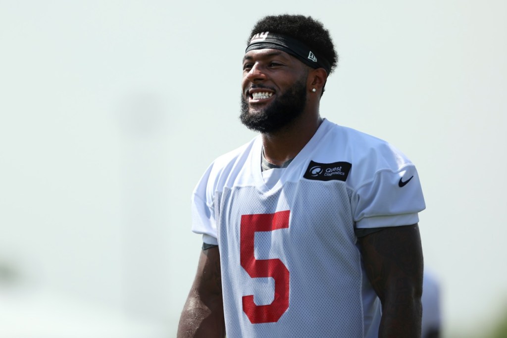 Former Oregon LB Kayvon Thibodeaux Has Shocking Revelation In NFL Debut That Should Worry NFC East