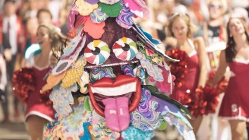 Stanford Administrators Suspended Tree Mascot For Months Over Hilarious Sign Taking A Shot At The University