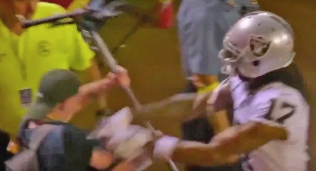 Photographer Shoved To Ground By Davante Adams Files Police Report