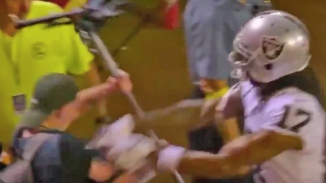 Photog Taking Davante Adams To Court Is Playing Hand He Was Dealt