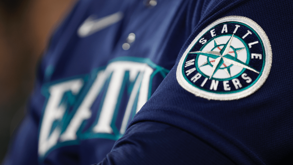 Security Camera Catches Mariners Fans Breaking Out Amazing Playoffs Celebration At Car Dealership