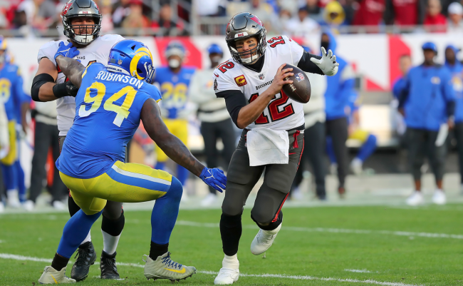 Conspiracy Theory Tom Bradys Life Goes Haywire When He Faces Rams