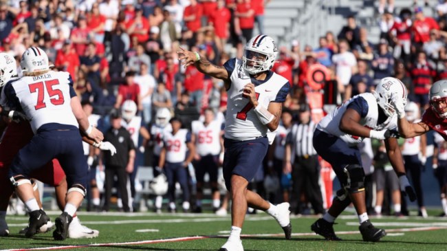 university-of-arizona-teammates-have-sideline-scuffle-during-loss