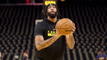 Lakers Fans Are In Turmoil Over The Latest Anthony Davis Update
