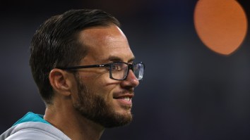 Mike McDaniel Doesn’t Care What You Think After Trolling Bills With Awesome Shirt