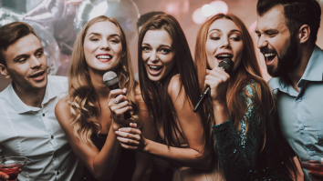The New iOS 16.2 Just Killed The Karaoke Industry With Apple Music Sing