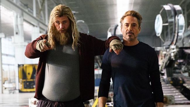 chris hemsworth as fat thor and robert downey jr as iron man in avengers endgame