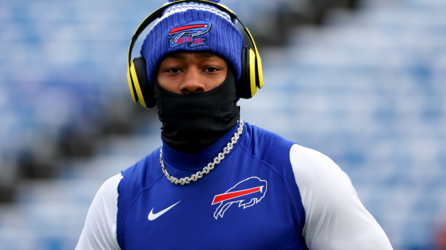 Stefon Diggs warms up.