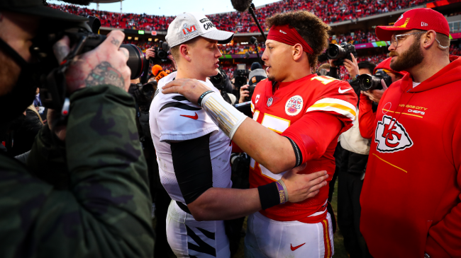 Joe Burrow and Patrick Mahomes shake hands.