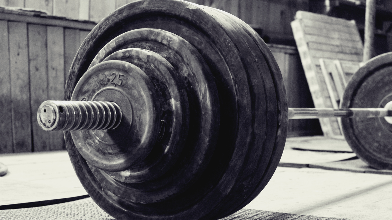 powerlifting bar deadlifting