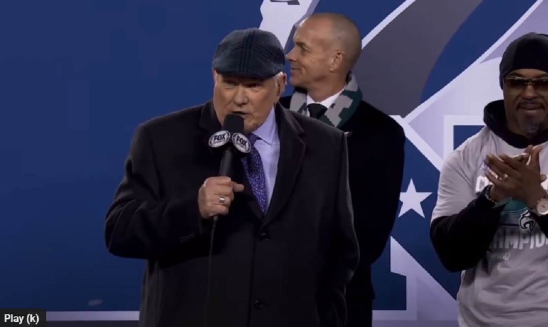 Terry Bradshaw on the mic