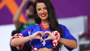 ‘Miss Croatia’ Ivana Knoll Stuns While Sitting Ringside At Floyd Mayweather-Aaron Chalmers Fight