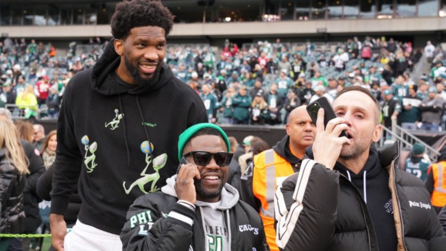 Kevin Hart supporting the Philadelphia Eagles
