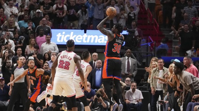 Julius Randle pulls up for the game-winning shot against the Miami Heat
