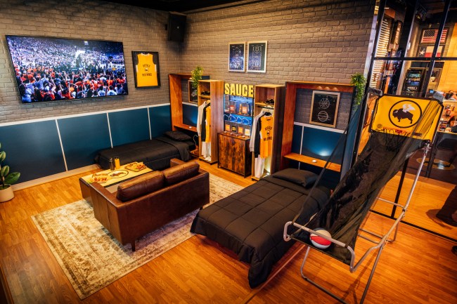 Buffalo Wild Wings Bnb Dubs March Madness