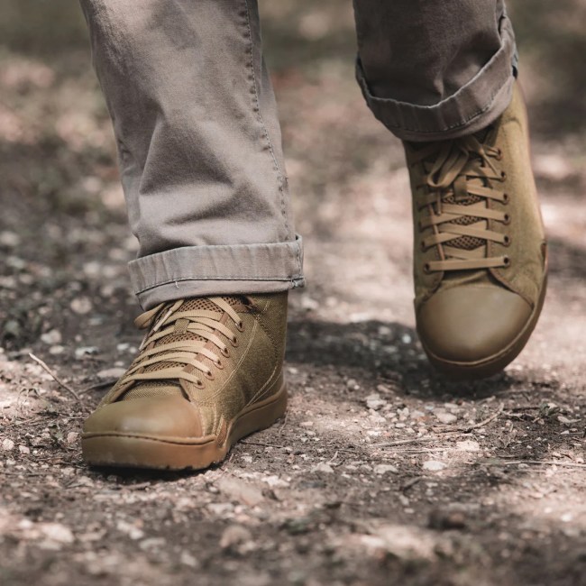 Grunt Grunt Style Maritime limited edition mid boot in tan Coyote color