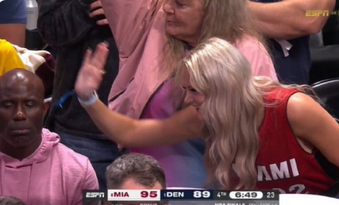 Terrell Davis in the crowd