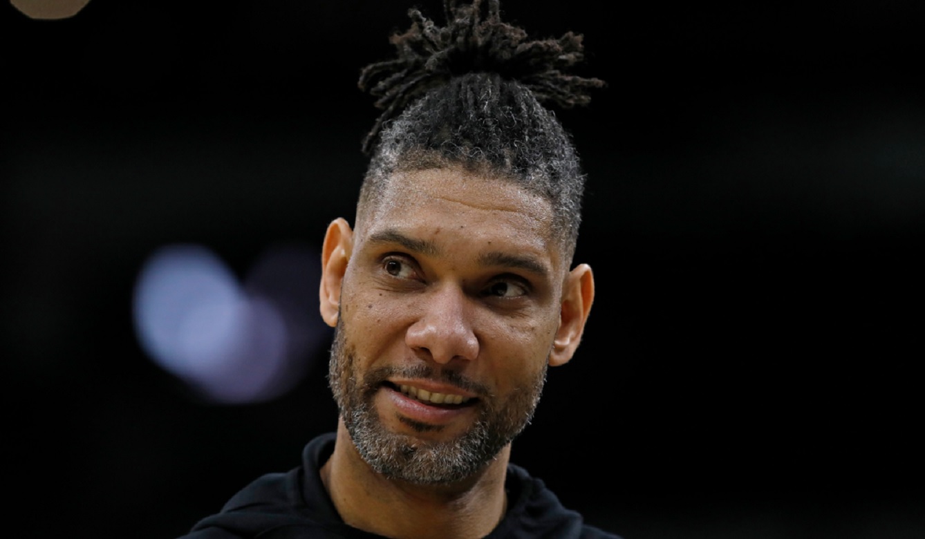Tim Duncan at basketball game 