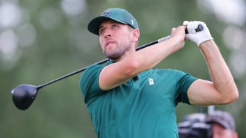 Tottenham’s Harry Kane Goes Golfing In Australia And Sees Two Jacked Kangaroos Boxing On The Course