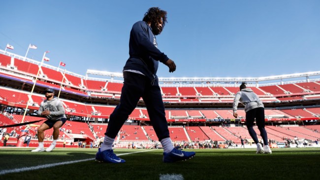 Free Agent RB Ezekiel Elliott