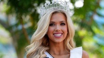 Gracie Hunt Turns Heads During Chiefs-Browns Game With Two-Piece Yellow Outfit