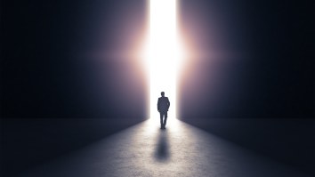 After Studying 5,000 Near-Death Experiences, Doctor Is Convinced There Is An Afterlife