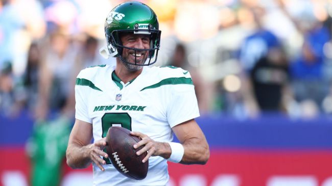 aaron rodgers playing for the jets against the giants