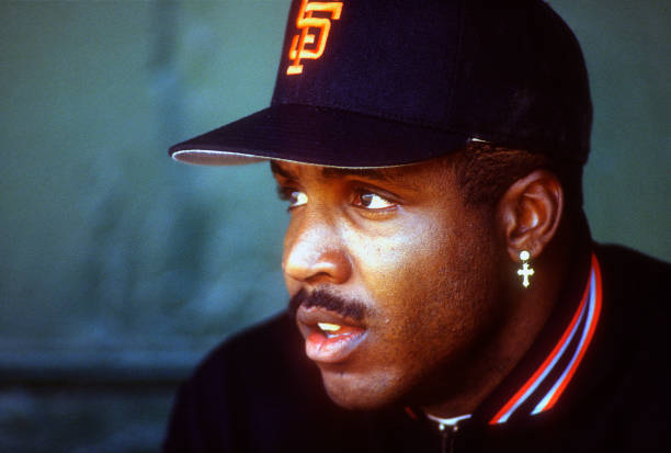 SF Giants slugger Barry Bonds in dugout