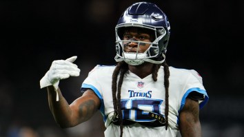 Titans WR DeAndre Hopkins Returns to Clemson As Student