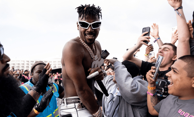 antonio brown in crowd performing at rolling loud