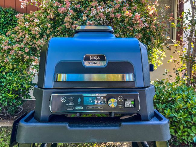 The Ninja Woodfire™ Pro Connect XL Outdoor Grill & Smoker