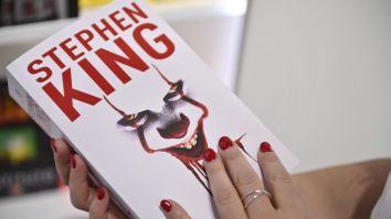 Stephen King’s Favorite Song When He Writes Proves He’s Probably A Crazy Person