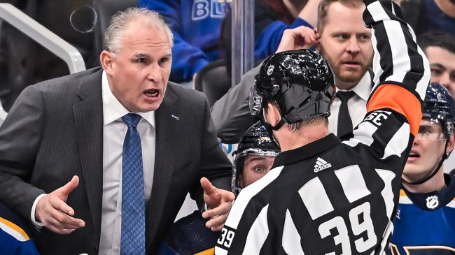 St. Louis Blues coach Craig Berube arguing with ref