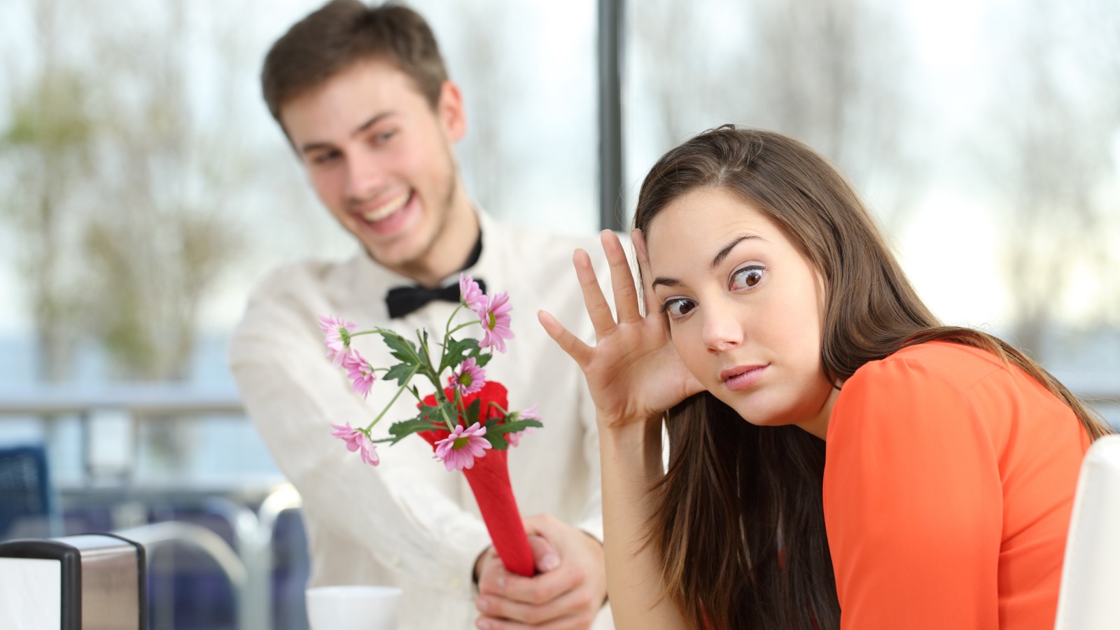 awkward first date couple