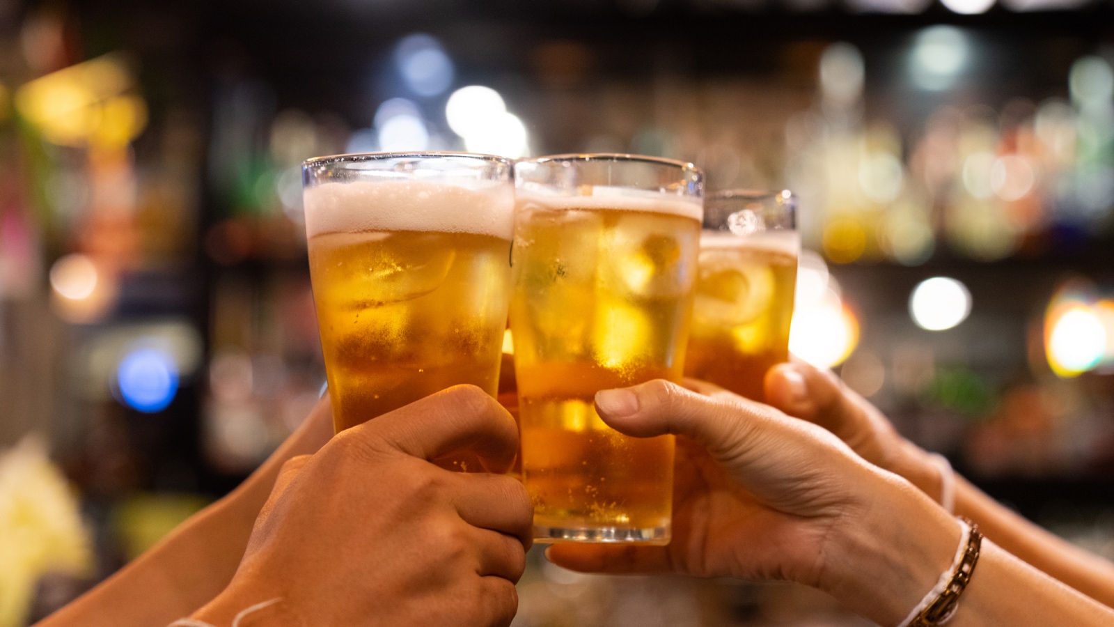 beer pint glasses cheers