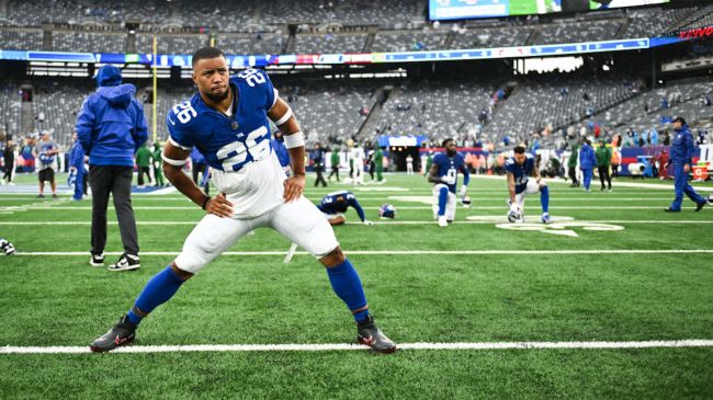 saquon barkley warming up at metlife stadium