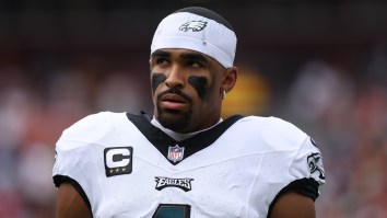 Eagles QB Jalen Hurts Leave Press Conference After Being Asked About Injured Knee