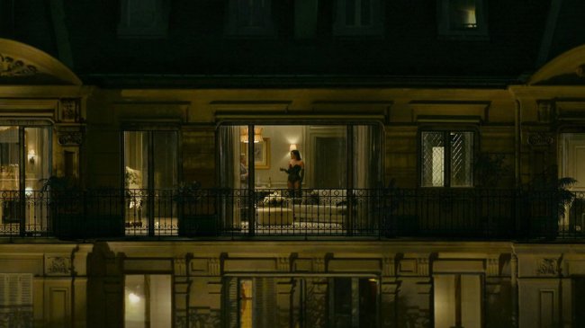 the killer apartment scene paris