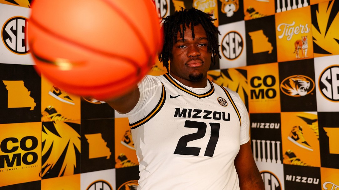 Peyton Marshall Basketball Block