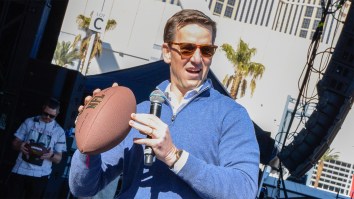 Eli Manning Spends Hours At Craps Table, Appears To Hit It Big: Watch