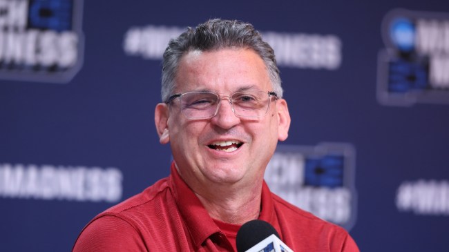 Washington State head coach Kyle Smith speaks to the media during the NCAA Tournament.